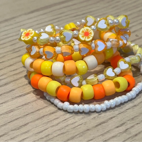 Girls teens beaded friendship bracelets stretchy stackable yellow orange white - Picture 2 of 11
